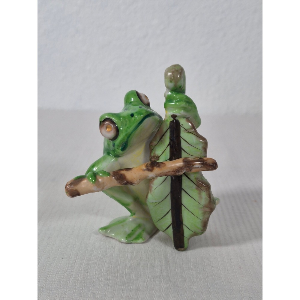 Vintage Made in Japan Ceramic Frog Figurine Playing Leaf Cello Musician Green